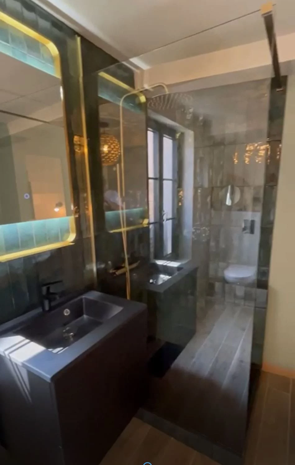 Salle de bain après rénovation à Trouville-sur-Mer